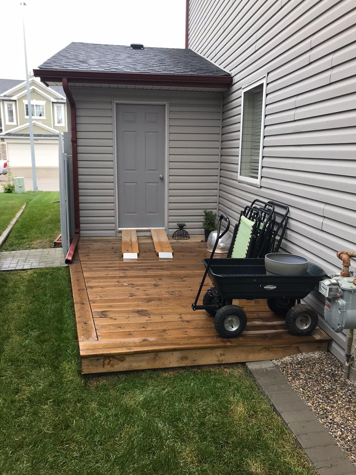 calgary landscaping deck builders