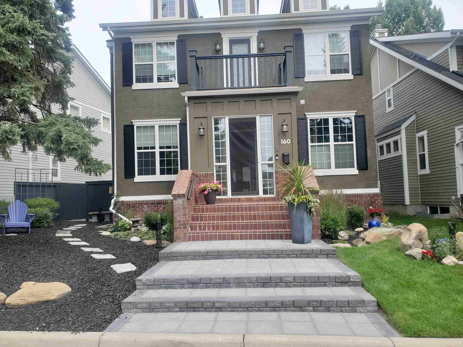 How much does curb appeal add to Calgary home value photo 1