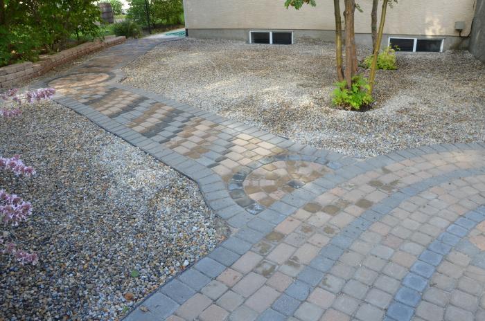 SUSTAINABLE LANDSCAPING FOR AN ECO-CONSCIOUS IN Calgary, Alberta LANDSCAPE DESIGN photo 4